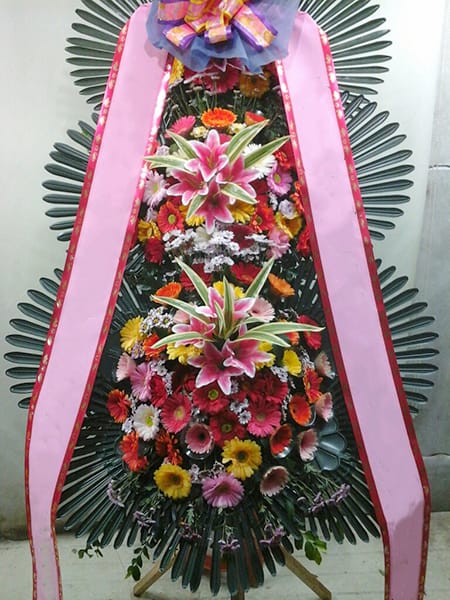 마리아쥬스퀘어 인근 상가 번영회 및 소상공인 협회에서 보내온 축복 화환